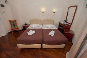 Cecil Hotel