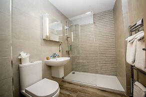 Waterfoot Hotel