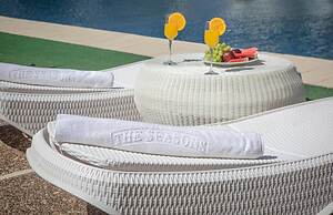 Seasons Hotel - Resort on The Beach