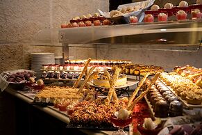 Olive Tree Hotel