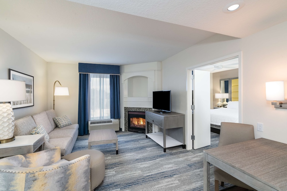 Hampton Inn and Suites Amelia Island Historic Harbor Front