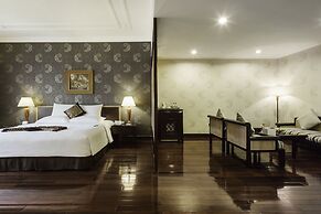 Rex Hotel