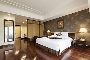 Rex Hotel
