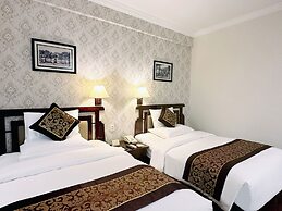 Rex Hotel
