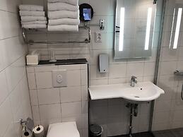 Pilot Airport Hotel