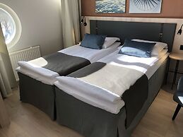 Pilot Airport Hotel