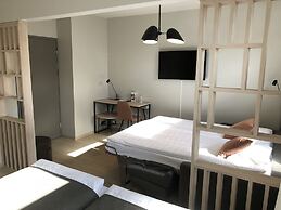 Pilot Airport Hotel