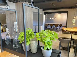 Pilot Airport Hotel