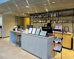Pilot Airport Hotel