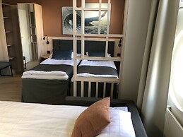 Pilot Airport Hotel