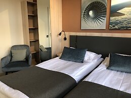 Pilot Airport Hotel