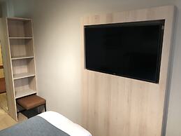 Pilot Airport Hotel