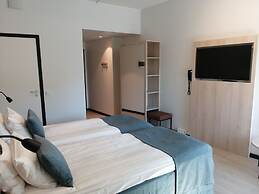 Pilot Airport Hotel