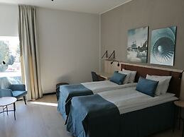 Pilot Airport Hotel