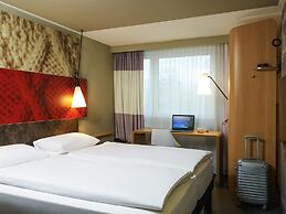 ibis Zurich City West