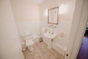 Cwrt Bleddyn Hotel & Spa