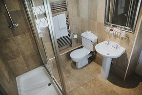 Cwrt Bleddyn Hotel & Spa