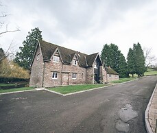 Cwrt Bleddyn Hotel & Spa