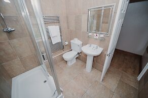 Cwrt Bleddyn Hotel & Spa
