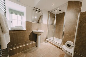Cwrt Bleddyn Hotel & Spa