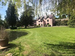 Cwrt Bleddyn Hotel & Spa