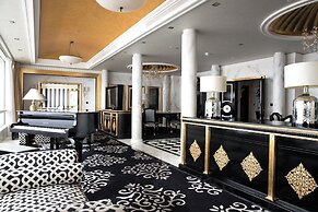 Jumeirah Emirates Towers Dubai