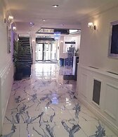 The Hillcrest Hotel