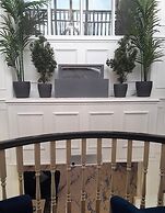 The Hillcrest Hotel