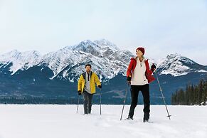 Pyramid Lake Lodge