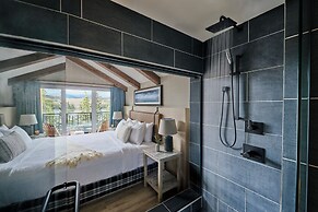 Pyramid Lake Lodge