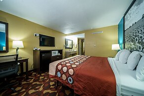 Super 8 by Wyndham Wichita Airport