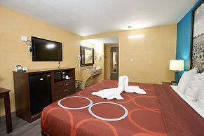 Super 8 by Wyndham Wichita Airport