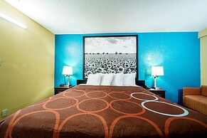 Super 8 by Wyndham Wichita Airport