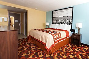 Super 8 by Wyndham Wichita Airport