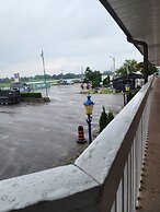 Knights Inn Lindsay