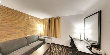 Super 8 by Wyndham Sudbury ON