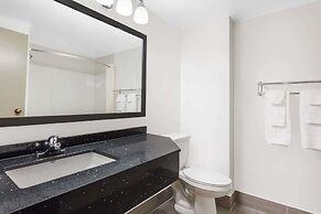 Super 8 by Wyndham Sudbury ON