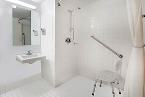 Super 8 by Wyndham Sudbury ON