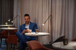 Matrix Hotel
