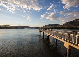 Doubletree by Hilton Hotel Kamloops