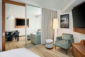 Ômage Hotel, Montreal Laval, a Tribute Portfolio Hotel