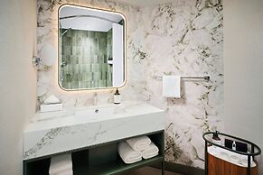 Ômage Hotel, Montreal Laval, a Tribute Portfolio Hotel