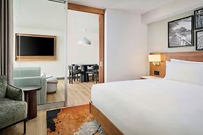 Ômage Hotel, Montreal Laval, a Tribute Portfolio Hotel