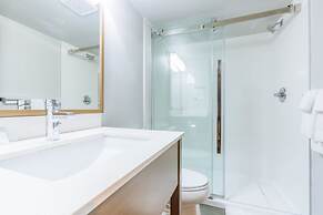 Best Western Plus Vancouver Airport Hotel