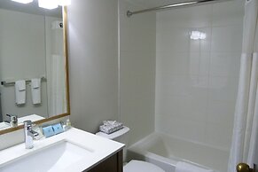 Best Western Plus Vancouver Airport Hotel