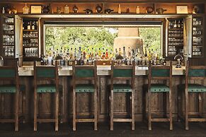 Bishop's Lodge, Auberge Collection