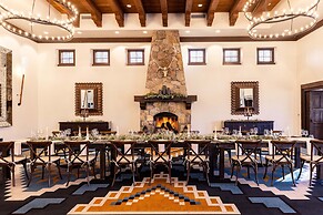 Bishop's Lodge, Auberge Collection
