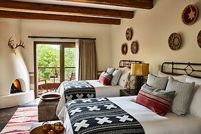 Bishop's Lodge, Auberge Collection