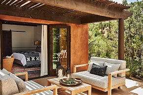 Bishop's Lodge, Auberge Collection
