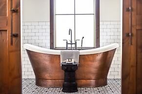 Bishop's Lodge, Auberge Collection